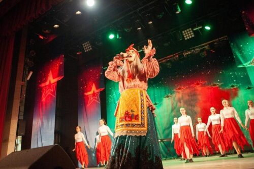 BABA YAGA России и спела, и в жюри побывала на конкурсе Воздушно-космических сил
