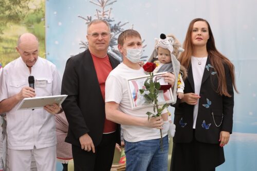 Екатерина Андреева поздравила с наступающим Новым Годом маленьких пациентов Центра Шумакова